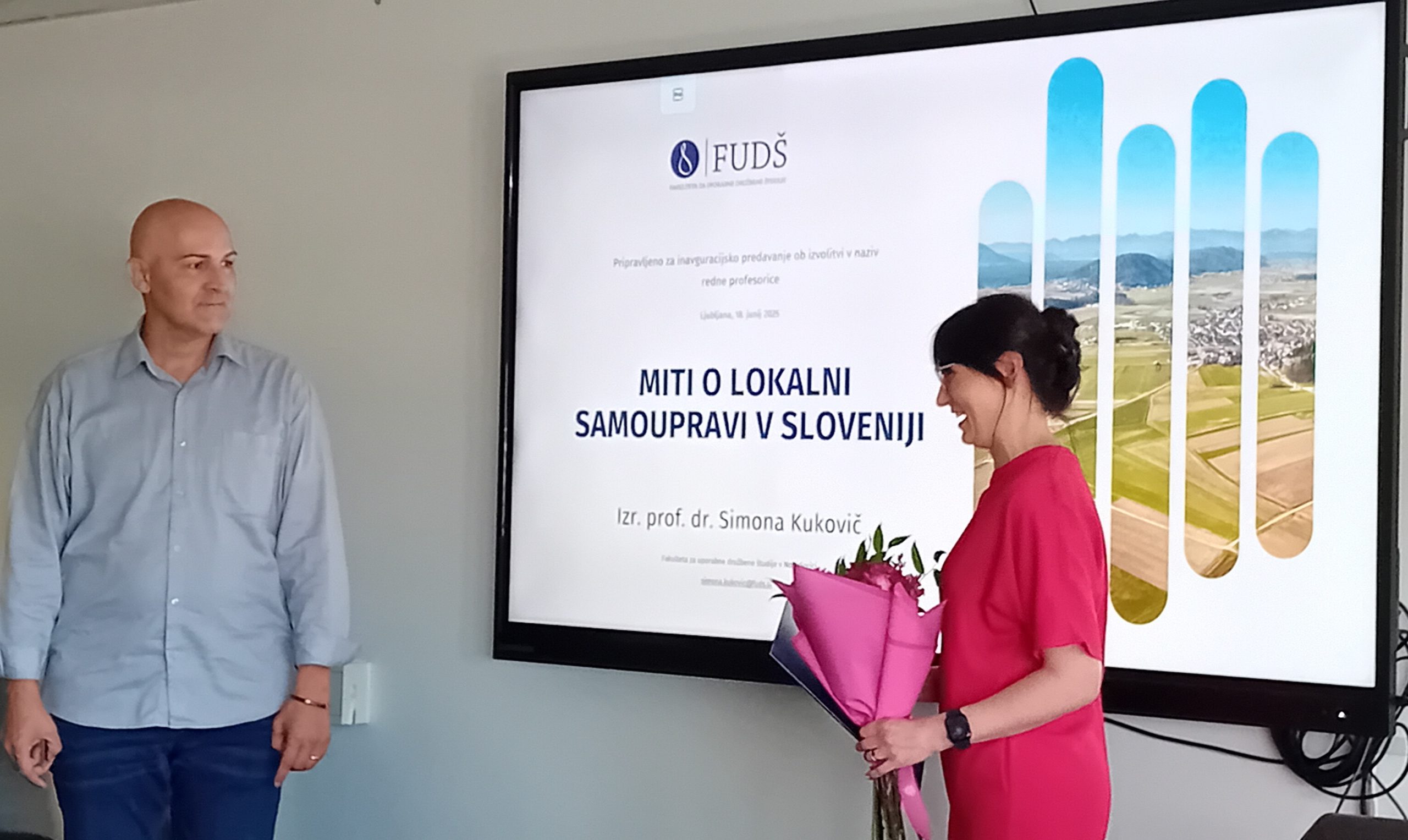 Prof. dr. Simona Kuković med inavguracijskim predavanjem ob imenovanju v redno profesorico na FUDŠ